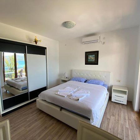Apartments Family Tivat Ngoại thất bức ảnh