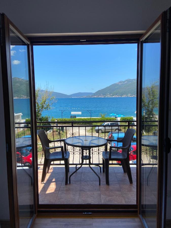 Apartments Family Tivat Ngoại thất bức ảnh
