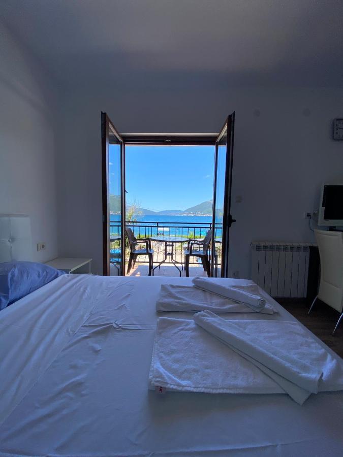 Apartments Family Tivat Ngoại thất bức ảnh