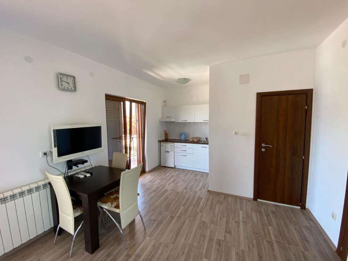 Apartments Family Tivat Ngoại thất bức ảnh