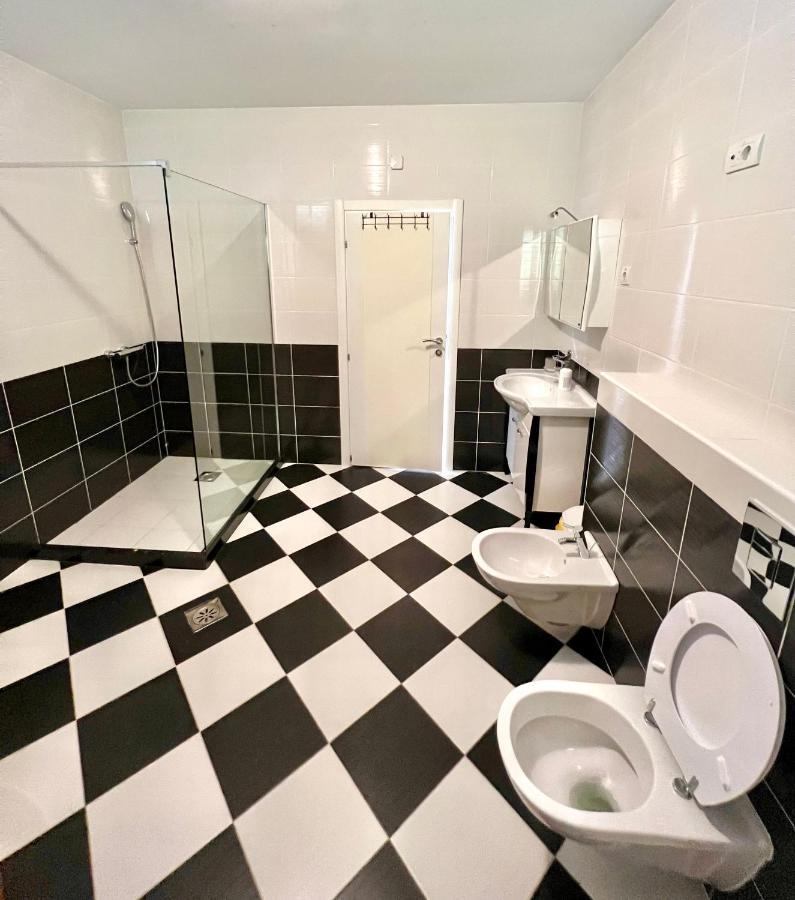 Apartments Family Tivat Ngoại thất bức ảnh