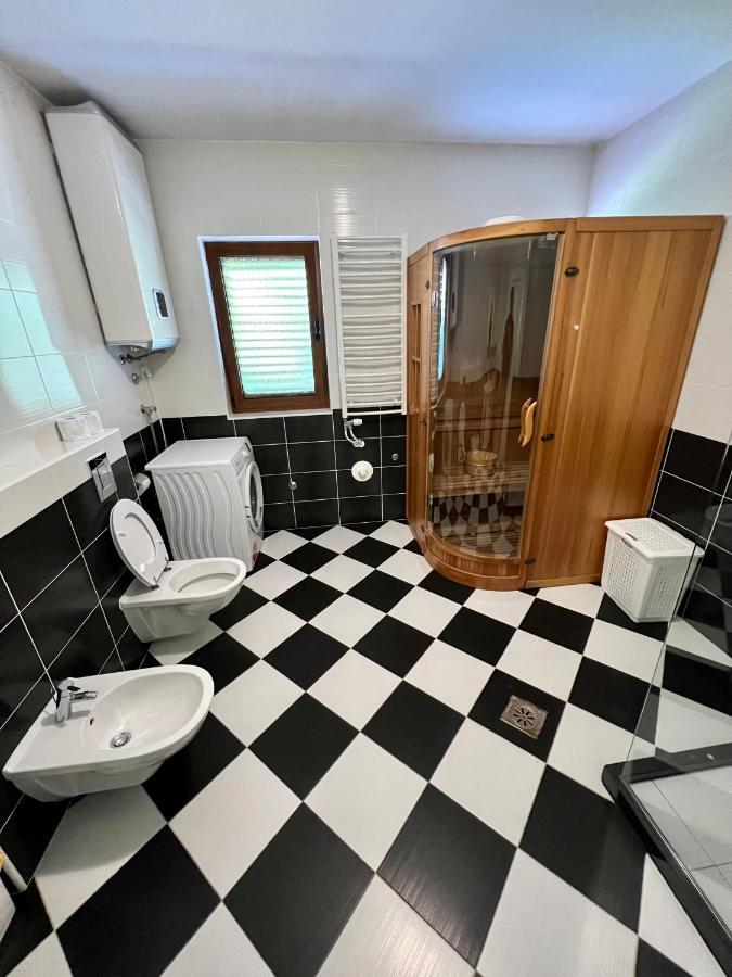 Apartments Family Tivat Ngoại thất bức ảnh