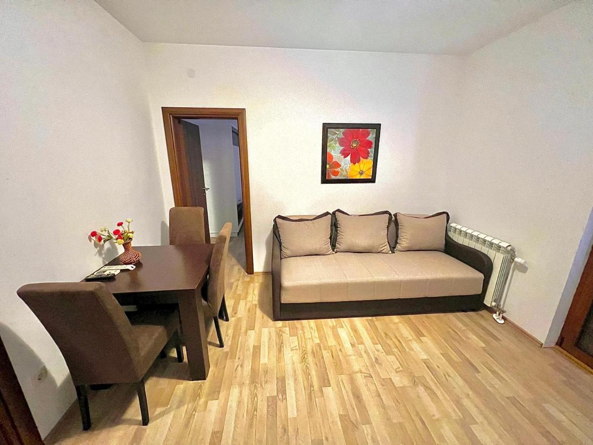 Apartments Family Tivat Ngoại thất bức ảnh