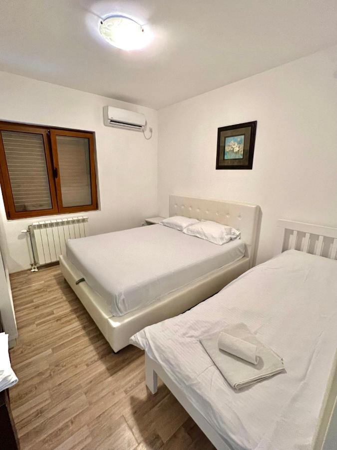 Apartments Family Tivat Ngoại thất bức ảnh
