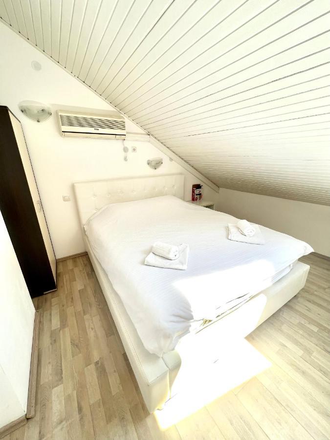 Apartments Family Tivat Ngoại thất bức ảnh